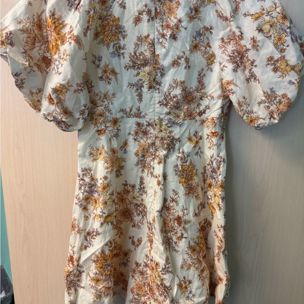 Storia Cream Floral Puff-Sleeve Dress - Picture 2 of 3